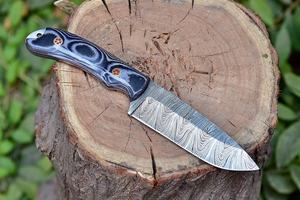 Couteau de skinner en acier Damas fait à la main personnalisé avec manche en feuille de micarta et couteau de boucher en gaine de cuir fin couteau de camping - Product Image 5