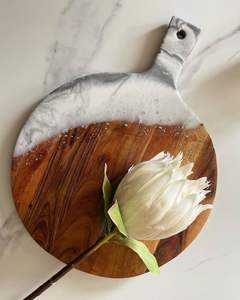 Tabla decorativa de resina y madera para cortar, adecuado para comidas festivas plato grande, hoteles y banquetes - Product Image 1