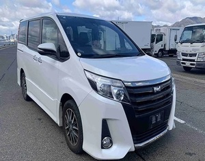 Oferta con Descuento, Toyota Noah Usada de 2022 - Product Image 1