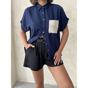 Blusa de Lino Crudo Azul Marino para Mujer Topshow con Apliques de Bolsillo, Venta al Por Mayor - Product Image 2