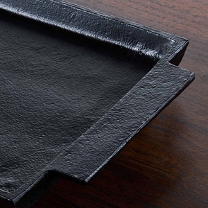 Plateau décoratif rectangulaire en métal noir moulé moderne pour servir des collations, organisateur de table, décoration de la maison et utilisation au restaurant - Product Image 6