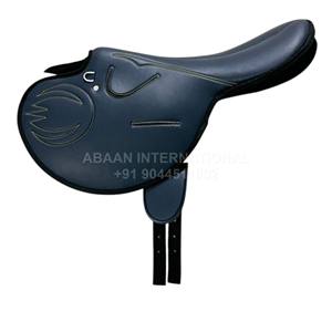 Silla de Montar de Carreras de Plástico Ligero de Alto Rendimiento con Diseño Ergonómico para Jinetes para Carreras Planas y Eventos de Velocidad - Product Image 2