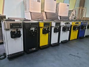 เครื่องทำไอศกรีมใหม่อัตราผลผลิตสูงเพลิดเพลินไปกับการเสิร์ฟแบบนุ่มอร่อยพร้อมผลไม้และน้ำนาทีรับประกันคุณภาพสูงในสต็อก - Product Image 4