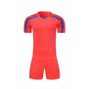 Camiseta de fútbol para jóvenes adultos con estampado personalizado de alta calidad, uniforme de fútbol de baja tasa para entrenamiento universitario, ropa de fútbol de tela lisa - Product Image 2