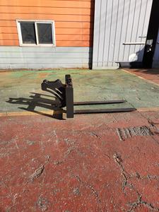 Fourche polyvalente pour excavatrice, fourches en acier robustes réglables pour des opérations de levage sécurisées sur site - Product Image 3