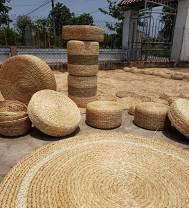 Coussin en jacinthe d'eau fait main au Vietnam, conçu pour améliorer l'assise des chaises grâce à une finesse de tissage artisanale. - Product Image 3