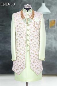 2023 Diseñador paquistaní Colección Sherwani para hombres Estilo indooccidental con intrincado tejido hecho a mano Tallas grandes opciones disponibles - Product Image 4