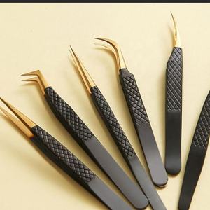 Ensemble de pinces à épiler professionnelles personnalisées en acier inoxydable noir et or avec diverses options de couleur à pointe pointue - Product Image 5