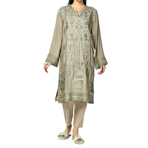 Vestido de Invierno de Primera Calidad Hecho a Medida con Su Propio Diseño, Ropa de Mujer, Vestido de Mujer Pakistaní - Product Image 4