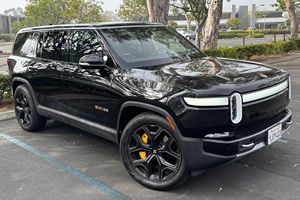 Rivian R1S Adventure Edition AWD Plus 2023 Usado en Buen Estado, Sin Accidentes, Volante a la Izquierda/Derecha - Product Image 5