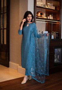 ชุดเจ้าสาวผ้าไหมคอตตอนคันชิปุรามแบบใหม่ ประดับด้วยเพชรสวยงาม - Product Image 5