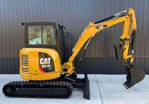 Mini-excavatrice d'occasion CAT 303.5E2, 25 CV, diesel, sur chenilles, cabine fermée, pince hydraulique, godet de 24 pouces - Product Image 4