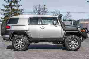 Cruiser Diesel R17 2024, 2 Propietarios, Motor V6, Tracción en las 4 Ruedas, Diferencial Trasero con Bloqueo, Todoterreno, Volante a la Izquierda, Asientos de Cuero Traseros - Product Image 4