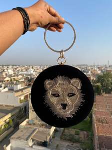 กระเป๋าคลัทช์ปักลายสุดหรูกระเป๋าทรงกลมสวยงามพร้อมการตกแต่งมุกเหมาะสำหรับการจัดงานแต่งงาน - Product Image 3