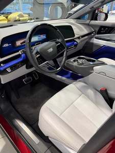 SUV Eléctrico Premium Usado 2025 OPTIQ Luxury 2 AWD - Product Image 4