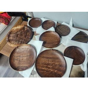 Assiette en bois naturel pour une utilisation écologique en cuisine et le service de nourriture Spécial Noël - Product Image 4