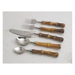 Ensemble de couverts en acier inoxydable écologique de style classique, manche en résine, style américain de luxe, ensemble de couverts de mariage, comprend un dessert - Product Image 2