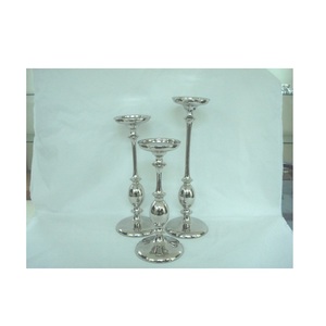 Portavelas de ciervo de latón Portavelas de animales antiguos para decoración del hogar Portavelas en precio al por mayor - Product Image 4