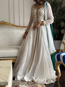 Anarkali à fente HI blanche et verte unie avec vêtements indiens et pakistanais Gharara et Dupatta - Product Image 3