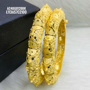 Brazaletes de Moda Chapados en Oro de Nuevo Diseño en Línea, Pulseras Elegantes y con Estilo - Product Image 1