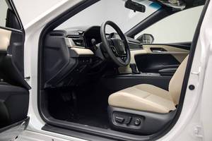 Camry LE 2.5L Híbrido Sedán de Lujo 2026 TY, Blanco Perla Platino, Certificado, Nuevo, Kilometraje Cero/Km, Impecable - Product Image 3