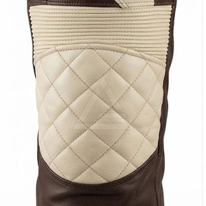 Pantalon en cuir classique pour motards, avec protections pour les genoux, poches latérales et fermetures éclair robustes pour la conduite à moto - Product Image 4