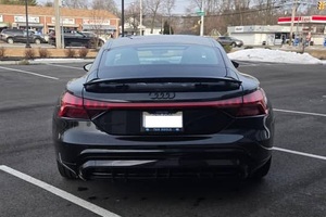 PRÊT À ÊTRE EXPÉDIÉ LHD/RHD 2022 AU-DI E-TRON GT PRESTIGE 522-HP DUAL-MOTOR AWD - Product Image 4