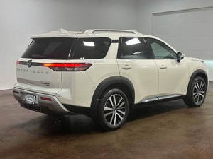 Nissan Pathfinder Platinum 2024, 4 Puertas, SUV, Usado, en Buenas Condiciones - Product Image 6