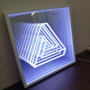 لافتة نيون رائد فضاء مخصصة مع إشارة مرآة لانهائية ومطبوعة بآشعة فوق مطبوعة للحفلات وعلامة نيون أفضل معًا العاصمة/من من من من من حيث الدين - Product Image 3