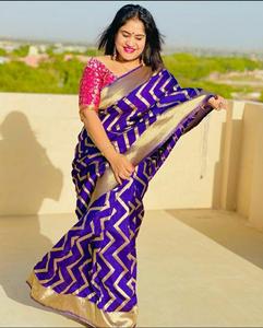 Saris de seda Lichi premium a granel Proveedor mayorista de saris indios tradicionales FashionHarbour para mujeres - Product Image 2