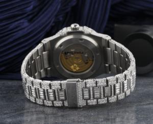 Reloj de Lujo con Incrustaciones de Moissanita, Acero Inoxidable, Esfera de Cristal, Bisel Baguette, Doble Movimiento, Estilo Hip Hop - Product Image 4