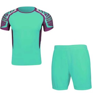 Vente en gros 2025 Meilleures ventes Ensembles de tenues de tennis pour hommes personnalisés de haute qualité Fabrication OEM professionnelle Respirant à l'avant Écologique - Product Image 1