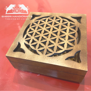 Brûleur d'encens en bois personnalisable et support d'Inde avec des parfums de fraise et de pin - Product Image 4