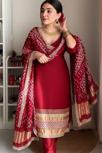 Nouvelle collection d'ensembles de colliers anciens 44 Gm pour mariage et fête ensembles de bijoux de mode disponibles en vrac - Product Image 4