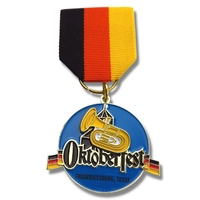 Yüksek kaliteli Metal Oktoberfest hediyeler iplik emaye Pin Metal özel madalya şerit barlar