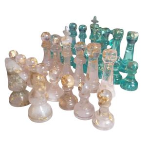 Estética verde azulado lámina de oro transparente único decorativo de lujo hecho a mano piezas de ajedrez al por mayor Prisma diseños personalizables - Product Image 1