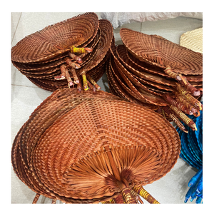 Ventilador de mano de bambú sostenible: Accesorio ecológico hecho a mano para una comodidad ventosa, perfecto para creadores de tendencias ecológicas de Vietnam - Product Image 3