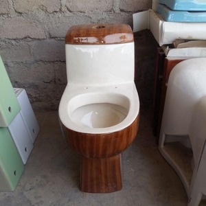 Art moderne Toilette monobloc WC Commode en bois blanc bicolore EWC Porcelaine Céramique Ensemble d'articles sanitaires Réservoir dissimulé Salle de bain - Product Image 5