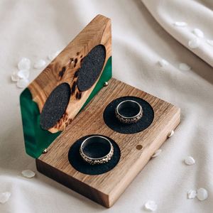 GUIDE MONTRES RUSTIQUE FAIT À LA MAIN Vente en gros de propositions de fiançailles Mariage Boîte à bagues à bijoux en bois et en résine à double fente unique - Product Image 4