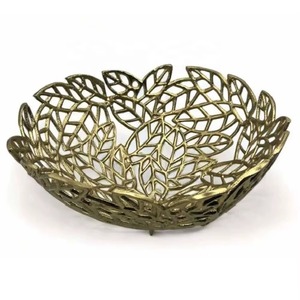 Cuenco Decorativo de Latón con Acabado Dorado en Forma de Hoja, Ideal para Decoración de Sala de Estar, Exhibición en Mesa y Regalos Festivos, de la India - Product Image 6