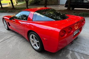 Chevrolet Corvette Coupé V8 d'occasion de 2002, design intemporel, légende de la route, performance, conçu pour la vente - Product Image 5