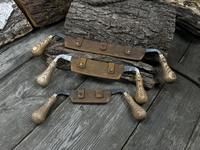 Ensemble de 3 couteaux de sculpture sur bois Lames tranchantes forgées à la main en acier au carbone trempé, poignées ergonomiques en bois de frêne