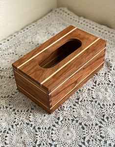 Distributeur de mouchoirs en bois fabriqués à la main - Product Image 5