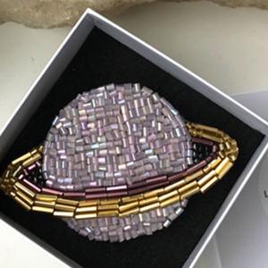 Porte-clés en alliage perlé fait main avec breloque de jour de match et broderie de sequins, accessoire pour supporter sportif, esprit d'équipe - Product Image 6