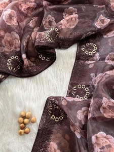 Sari de Organza con Estampado Floral y Bordado de Alta Demanda, Exportador y Proveedor Indio a Precio de Mayoreo - Product Image 4