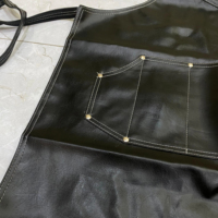 Tablier de Barbier SUNSTAR IMPEX SSI-A2 en Cuir Imperméable de Haute Qualité, Résistant à la Décoloration, avec Poches, Couleur et Logo Personnalisables