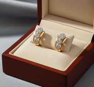 Elegantes Pendientes de Aro de Oro con Tres Piedras de Diamante en Racimo para Mujer, Regalo de Boda - Product Image 4