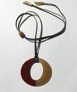 Collar de cuerno de búfalo orgánico de diseño personalizado para mujer, acentos de cuerno de buey hechos a mano con cuentas, clásico para fiesta, símbolo cristiano - Product Image 1