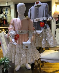 Cheefon Girls Vestidos Satén Impreso D-Design para la colección de primavera Grupo DE EDAD Niños con bolsa incluida - Product Image 1