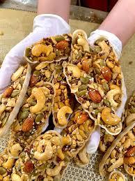 ขนมข้าวกรอบสีน้ำตาลธัญพืชธรรมชาติผสมผลไม้แห้งทาร์ตจากเวียดนาม - Product Image 4